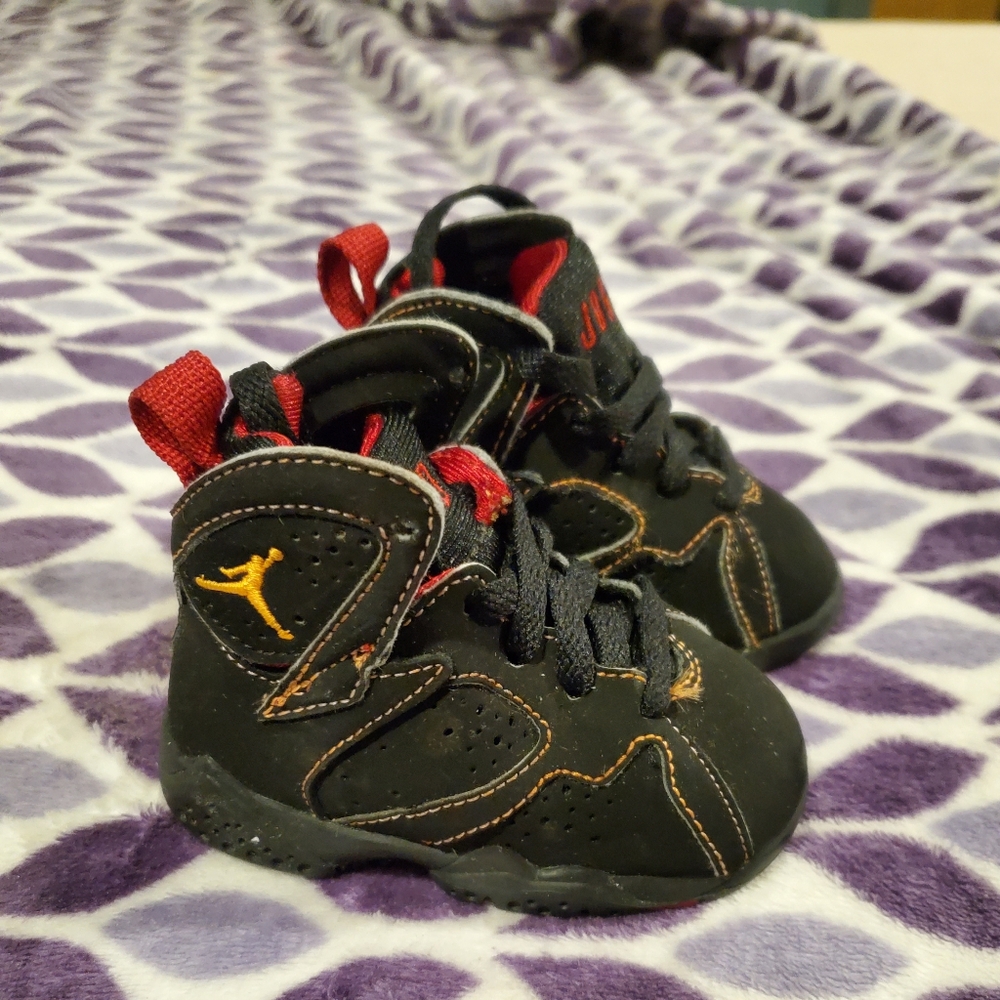 Jordan Kids Black and Gold Sneakers